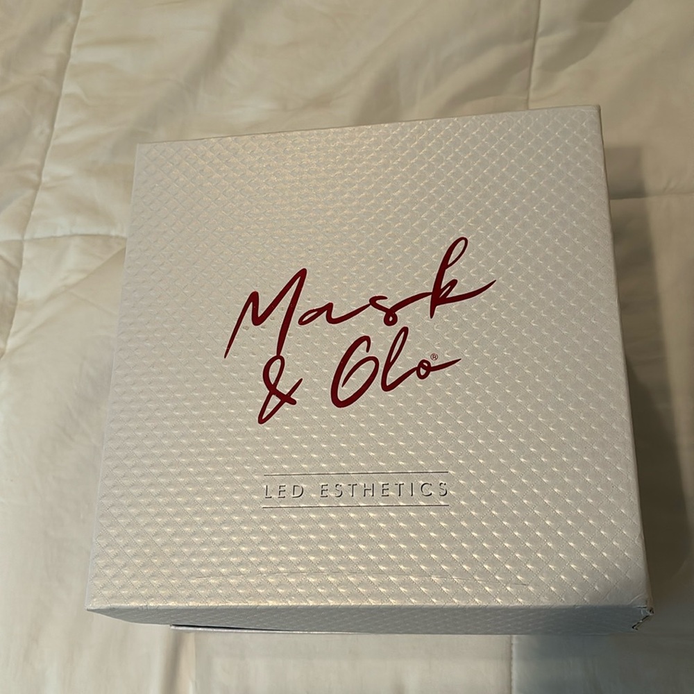 Mask & Glo LED Esthetics